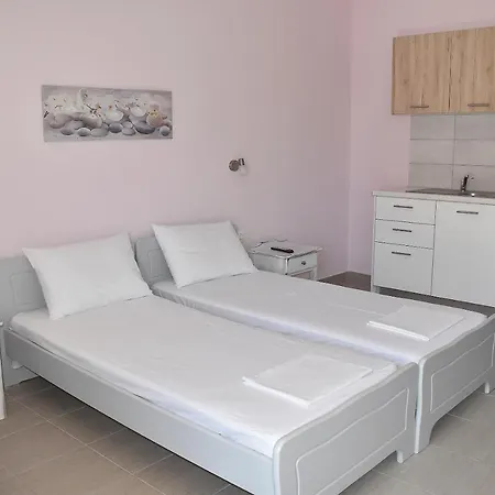 Giorgos-Fenia Apartments Paralía Buitenkant foto