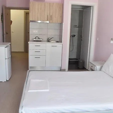 Giorgos-Fenia Apartments Paralía Buitenkant foto